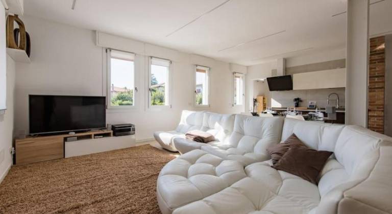 Apartment with jacuzzi & pool | Pets allowed in Treviso