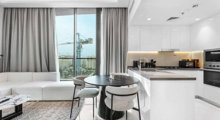 Luxury 1BR with Private Pool & Balcony — photo 4