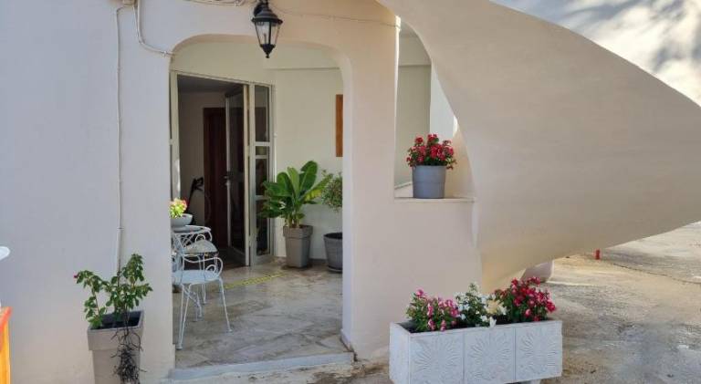 Serviced apartment with terrace & garden — photo 5