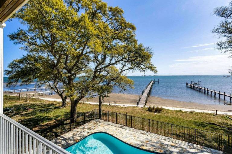 House Gulf Breeze