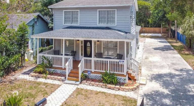 Vacation home with 6 rooms for 16 persons in Tampa, FL