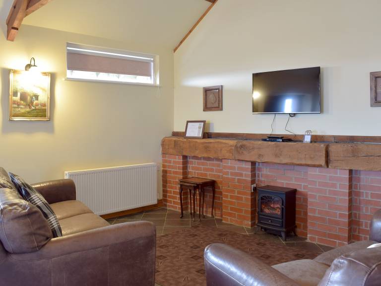 Family-friendly lovely cottage with yard & patio | Pet-friendly — photo 2