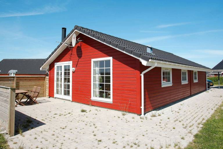 Vacation home with hot tub, terrace & sauna — photo 2