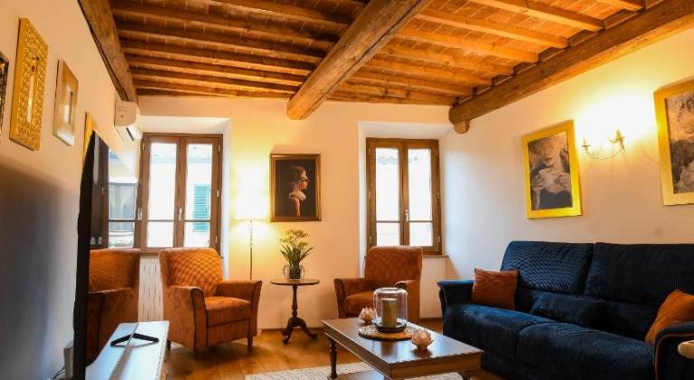 Fully equipped spacious vacation home with patio | Pet-friendly in Montepulciano