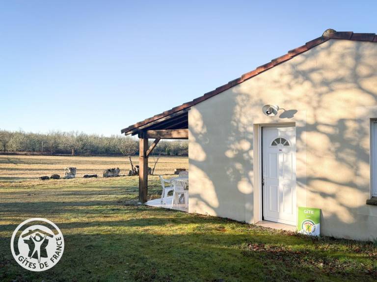 Gite with garden, patio & barbeque — photo 3
