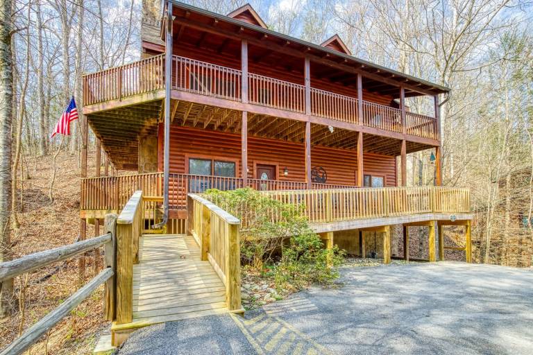 Children-friendly pleasant cabin with private pool | Pets are welcome — photo 2