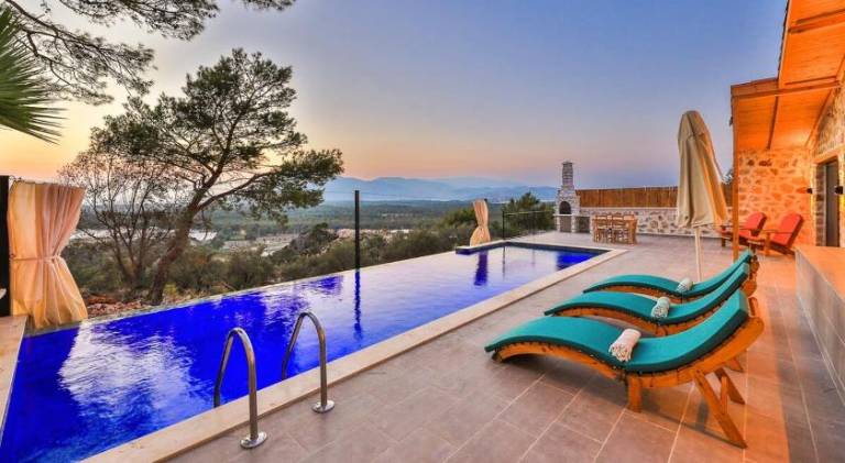 House with pool, terrace & jacuzzi — photo 3