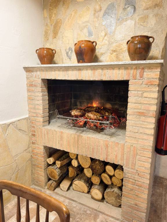 Chalet 'Casa Rural La Abuela' with Mountain Views, Wi-Fi, and Air Conditioning — photo 5