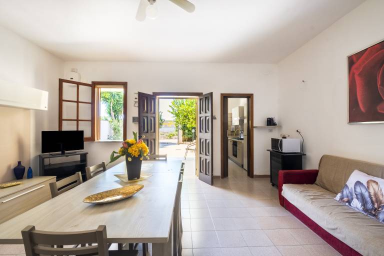 Holiday Home 'Blue Infinity' with Sea View, Shared Terrace and Air Conditioning — photo 2