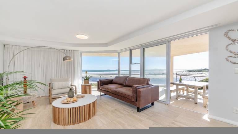 Lagoon Beach Gem Pool Views & Sea Breeze