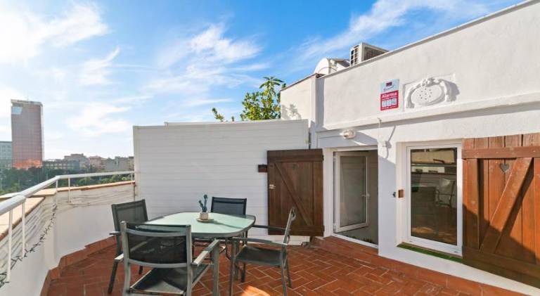 Charming holiday apartment | Next to Magic Fountain of Montjuïc | Dogs allowed — photo 4