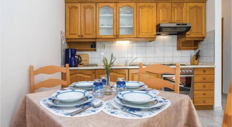 Rental apartment with 2 rooms for 4 persons — photo 4