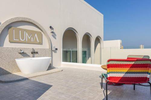 Charming villa with jacuzzi, patio & private pool | Pets allowed — photo 5