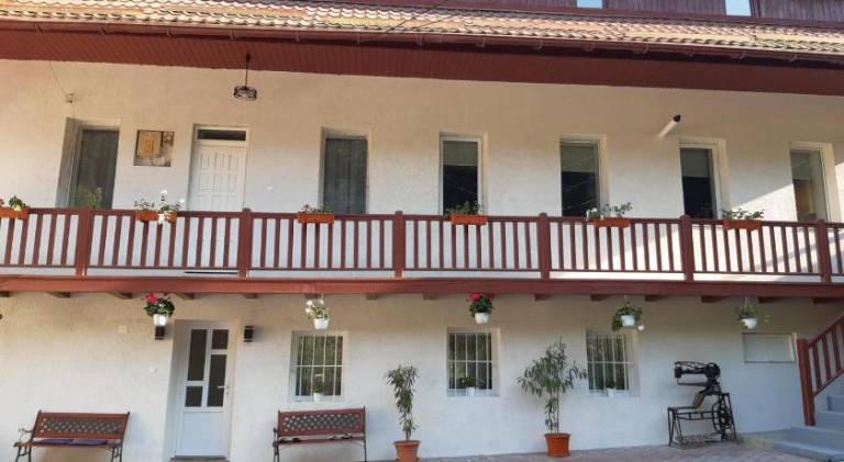 House with 7 rooms for 16 persons in Brasov