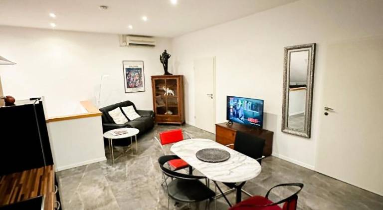 Apartment with patio | Pet-friendly — photo 3