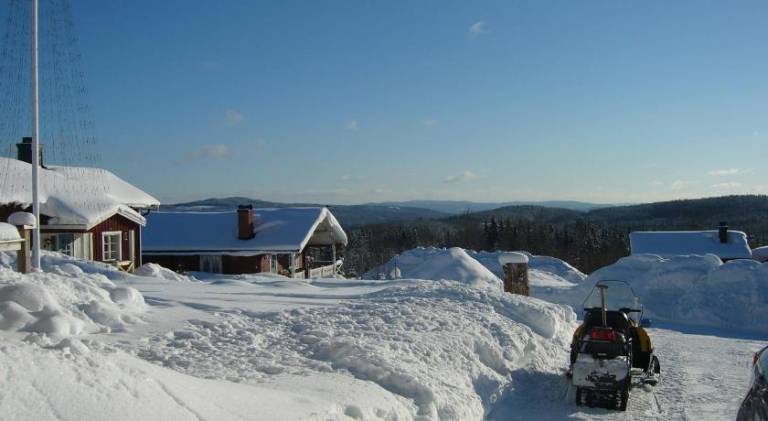 Lodge with grill, terrace & yard in Torsby