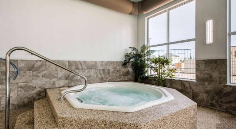Comfort Inn & Suites — photo 4