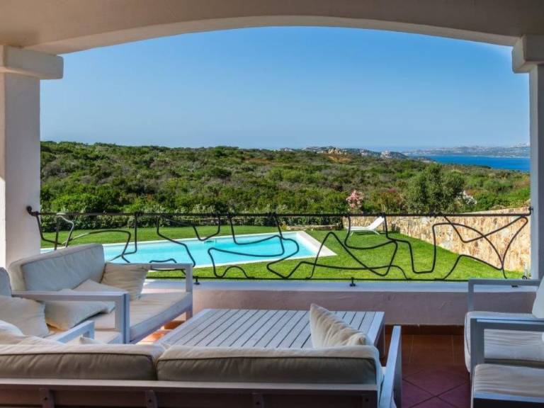 House with private pool, terrace & yard — photo 3