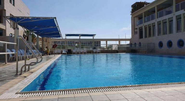 Rental apartment with pool — photo 3