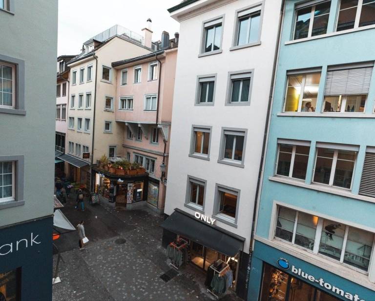 City Center Apt-5 mins walk to Zuich Train Station — photo 4