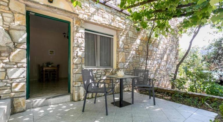 Rental apartment with yard, grill & terrace | Close to the beach | Dogs allowed — photo 3