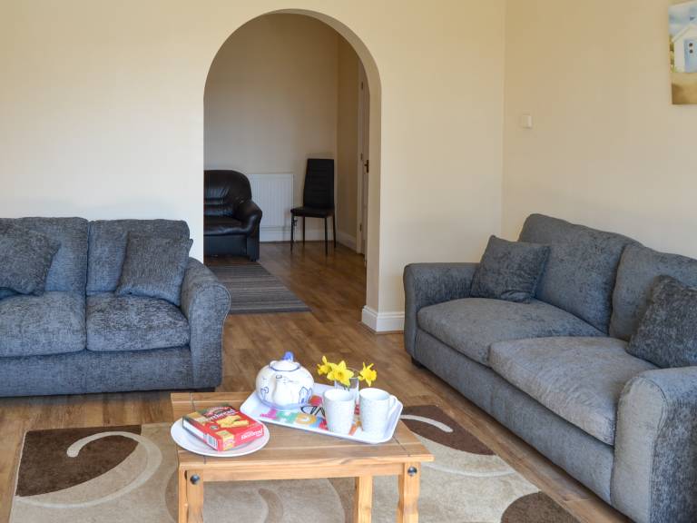Family-friendly cottage with BBQ, jacuzzi & yard | Beach view | Close to the beach | Dogs allowed — photo 4