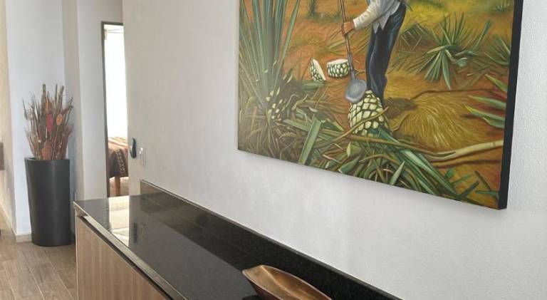Serviced apartment with private pool, yard & terrace — photo 4
