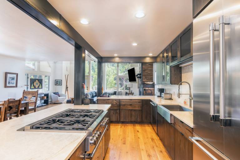 Town of Telluride 4 Bedroom 3 1/2 Bath Gem — photo 4