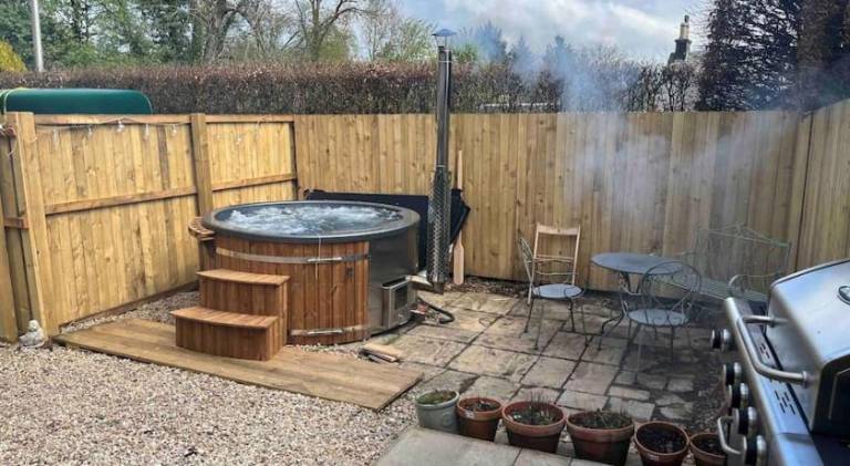 Vacation home with jacuzzi in Stirling