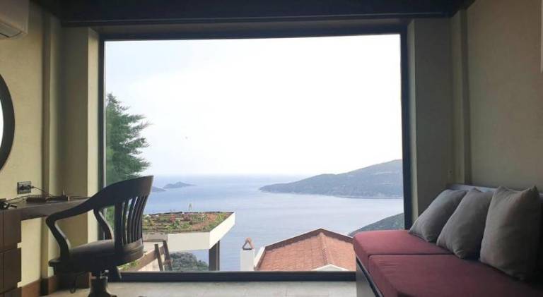Fully equipped villa with barbeque, private pool & garden | Perfect for remote work | Dogs allowed — photo 4