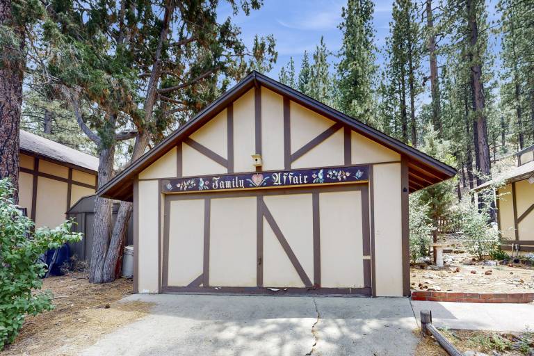 Charming Cottage in Big Bear: 9 Mi to Bear Mtn — photo 4
