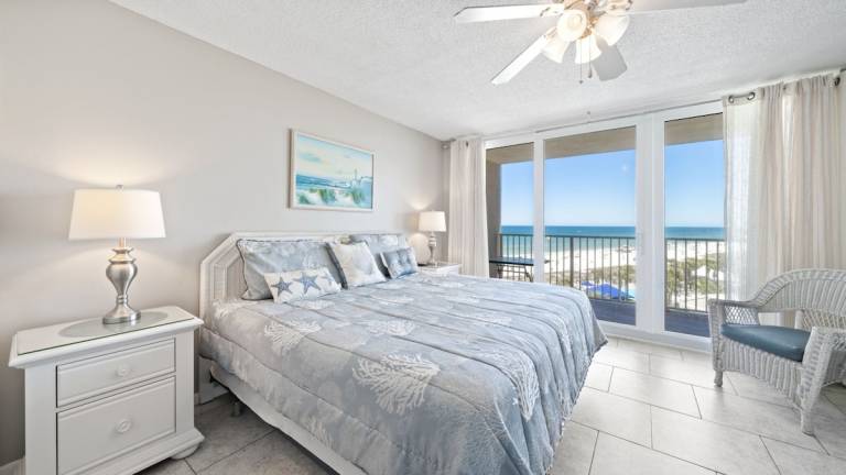 Family-friendly condo with heated pool | Beach view | Beach nearby | Dogs allowed — photo 3