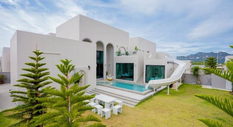 Villa with pool, patio & jacuzzi — photo 5