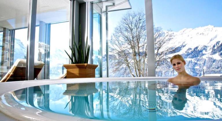 Serviced apartment with jacuzzi, patio & sauna | Next to the ski | Pets allowed — photo 4