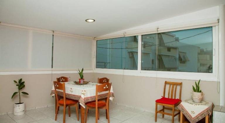 Rental apartment with patio — photo 5