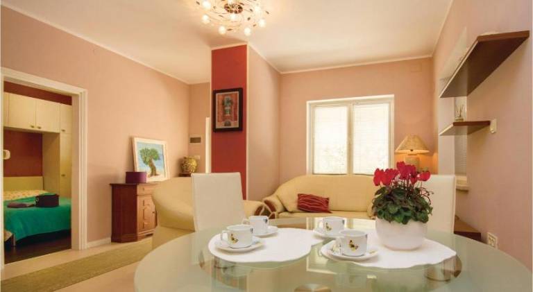 Apartment with 2 rooms for 4 persons — photo 4