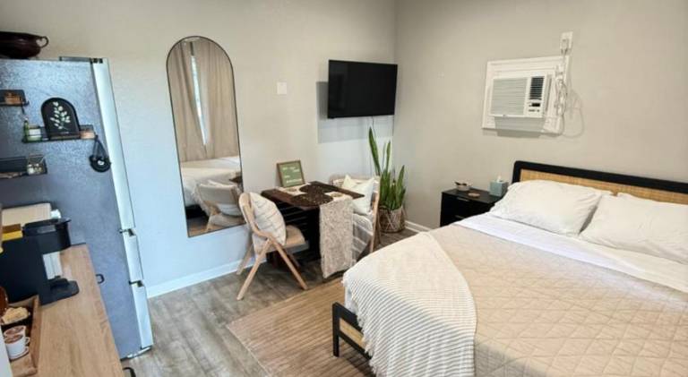 Cozy Guest house near FSU Trails and the airport — photo 2