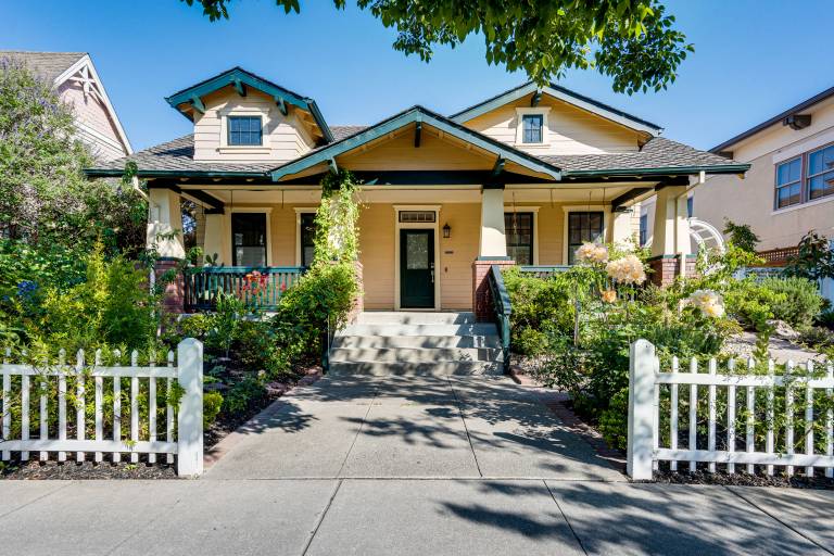 House Oakland