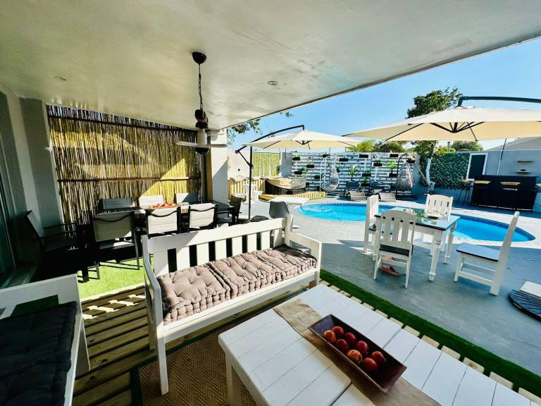 Caline VIP Luxury Jacuzzi & Swimming Pool MEWS