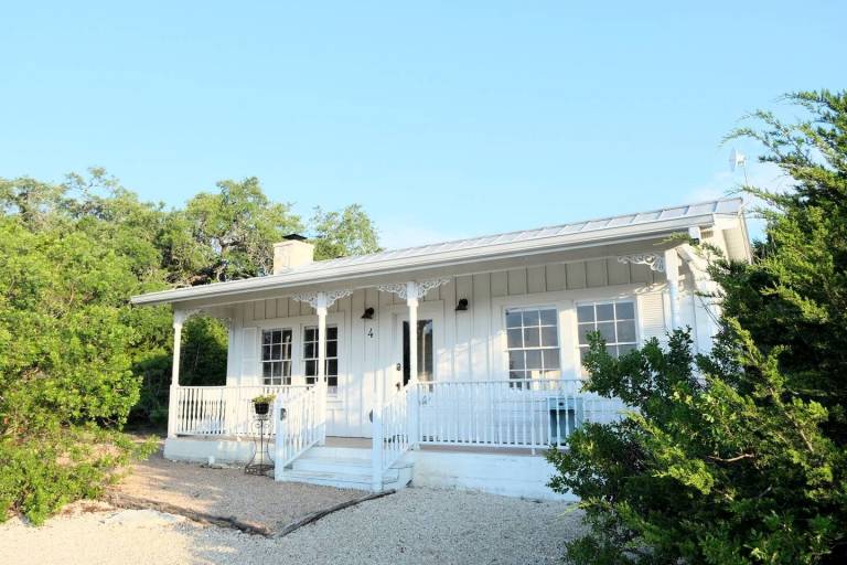 House  Canyon Lake