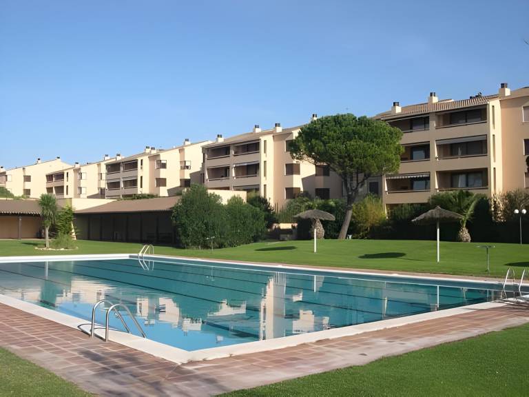 Beautiful holiday apartment with terrace, private pool & yard | Beach nearby | Pets allowed — photo 5