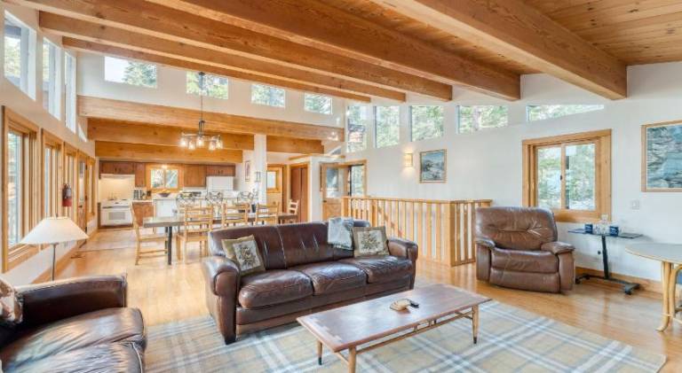 House with patio & grill — photo 4
