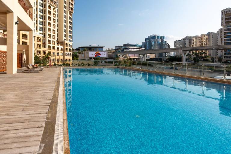 Vacation home with terrace | Near Palm Jumeirah — photo 2