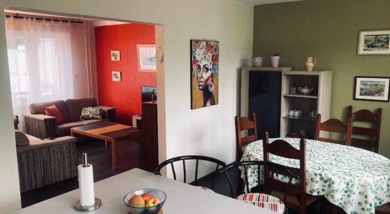 Nice house, garden and BBQ 3km from the beach / Jolie maison, jardin et BBQ a 3 km de la plage in Calais
