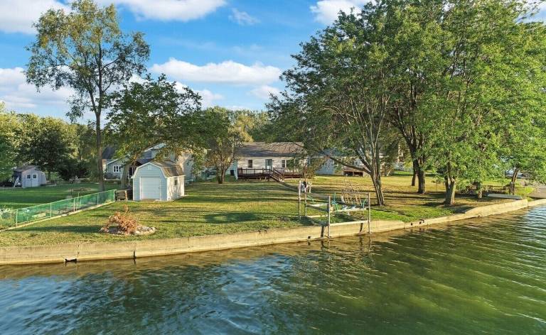 House  Fox Lake