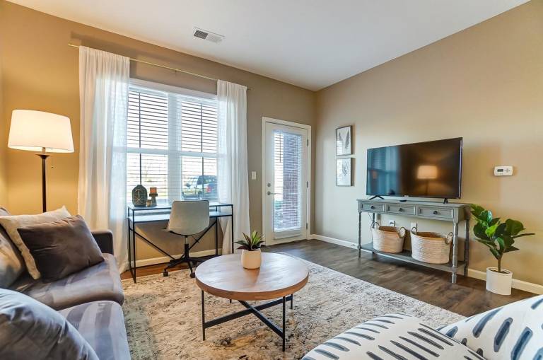 Lux Dublin 2BR 1st Floor W D Pet Friendly