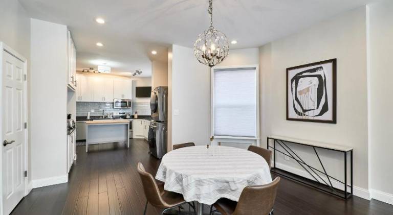St Louis 2BD 2BA, Forest park, BJ Hospital, Science Center, eats — photo 5
