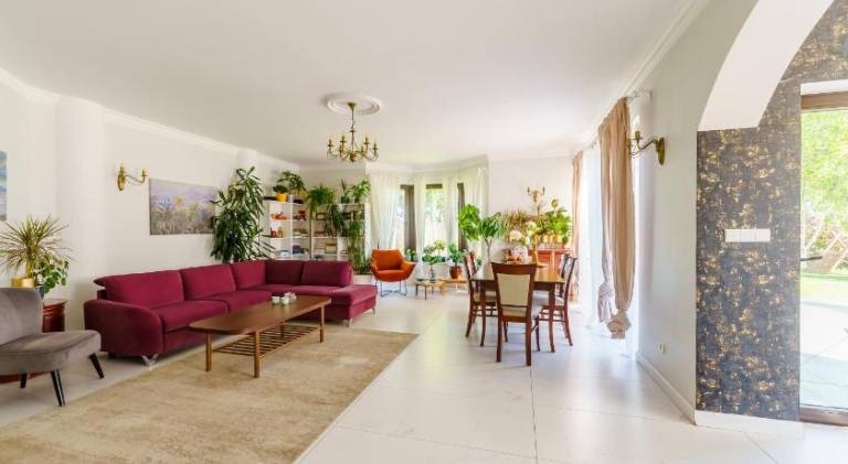Villa with barbecue, patio & hot tub | Suitable for remote work | Pet-friendly — photo 4