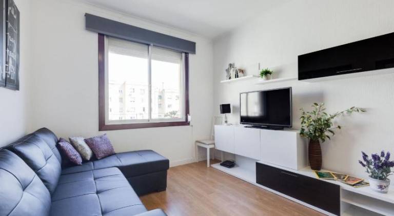 Beautiful rental apartment | Near Sagrada Família | Good for workation | Pet-friendly in Barcelona