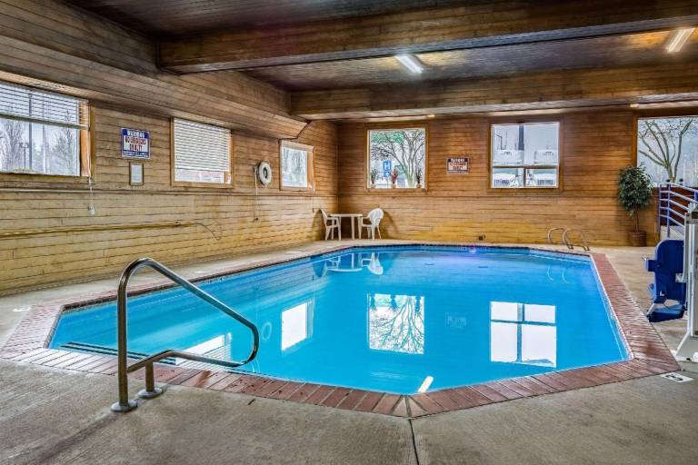 Quality Inn & Suites Vancouver north — photo 2